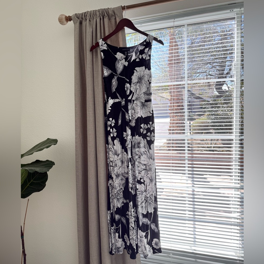 Adrienne Vittadini Black and White Floral Dress with Pockets